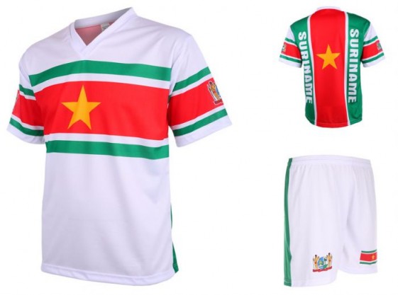 Suriname setje 2022-2023