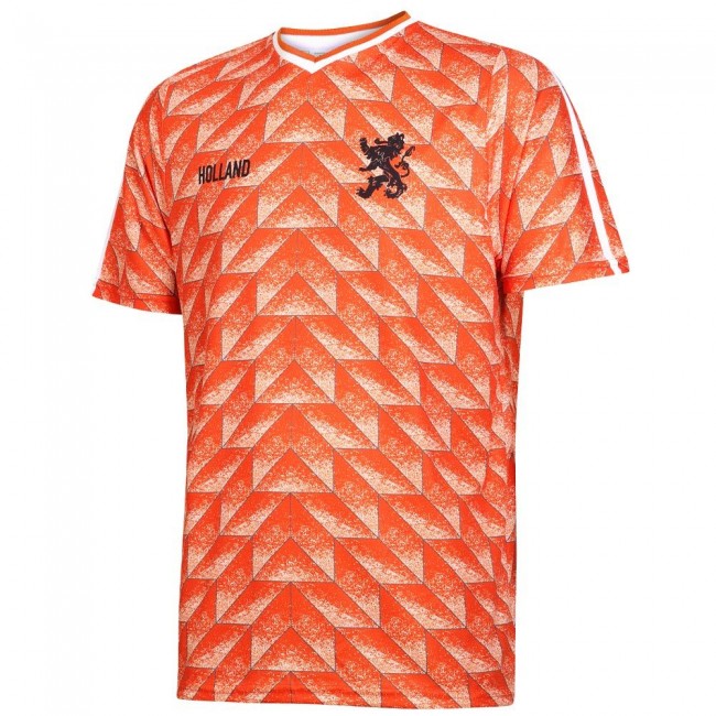 Het EK-shirt van '88: van lelijke eend naar goudhaan