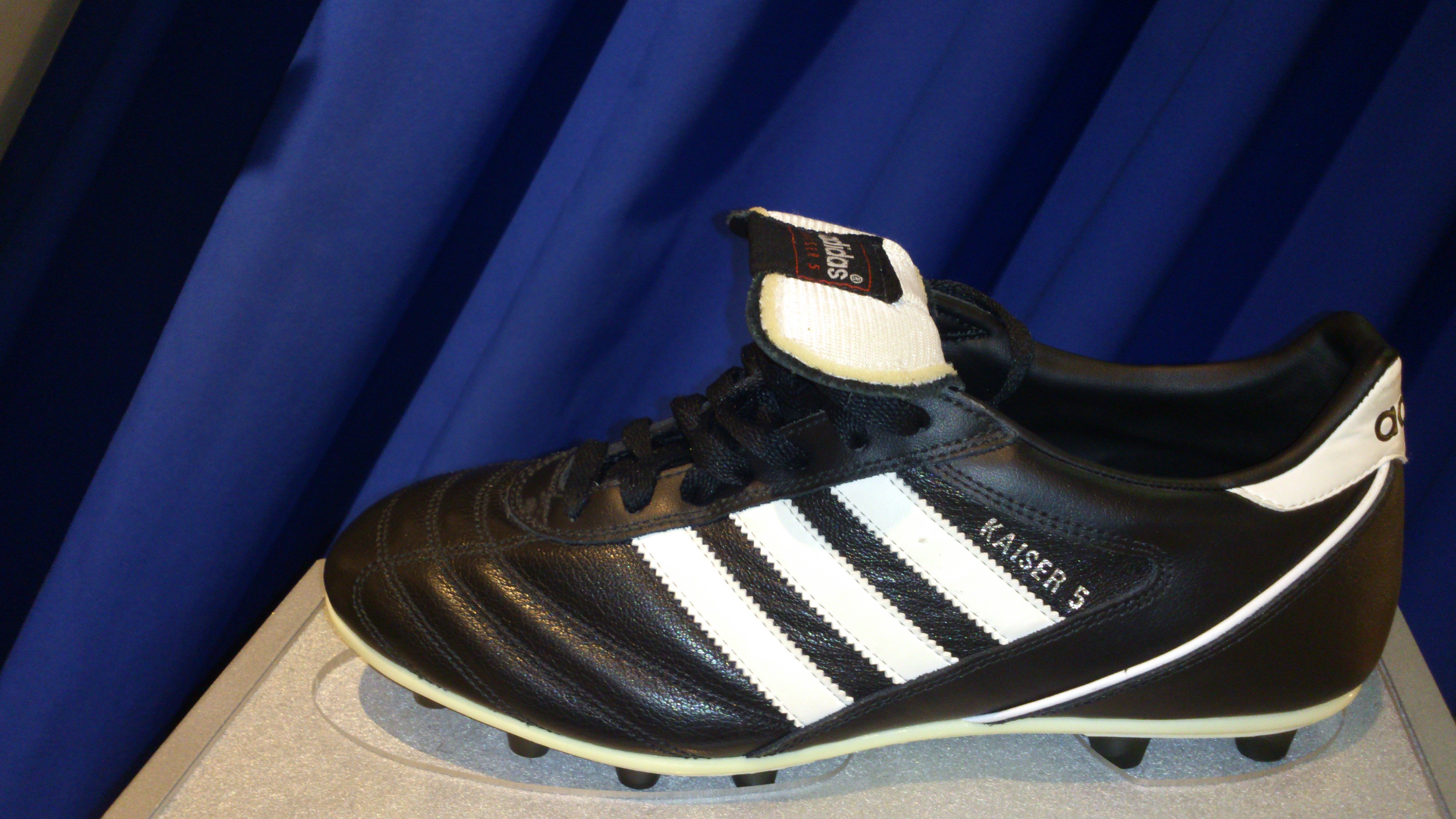 Adidas Kaiser 5 Liga - Egbertssport.nl